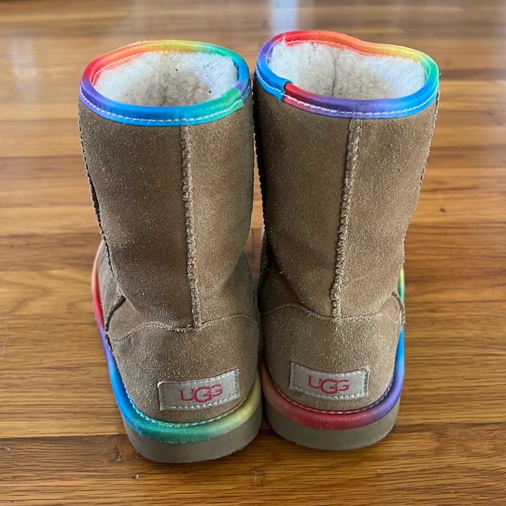 Girls size 3 Ugg boots